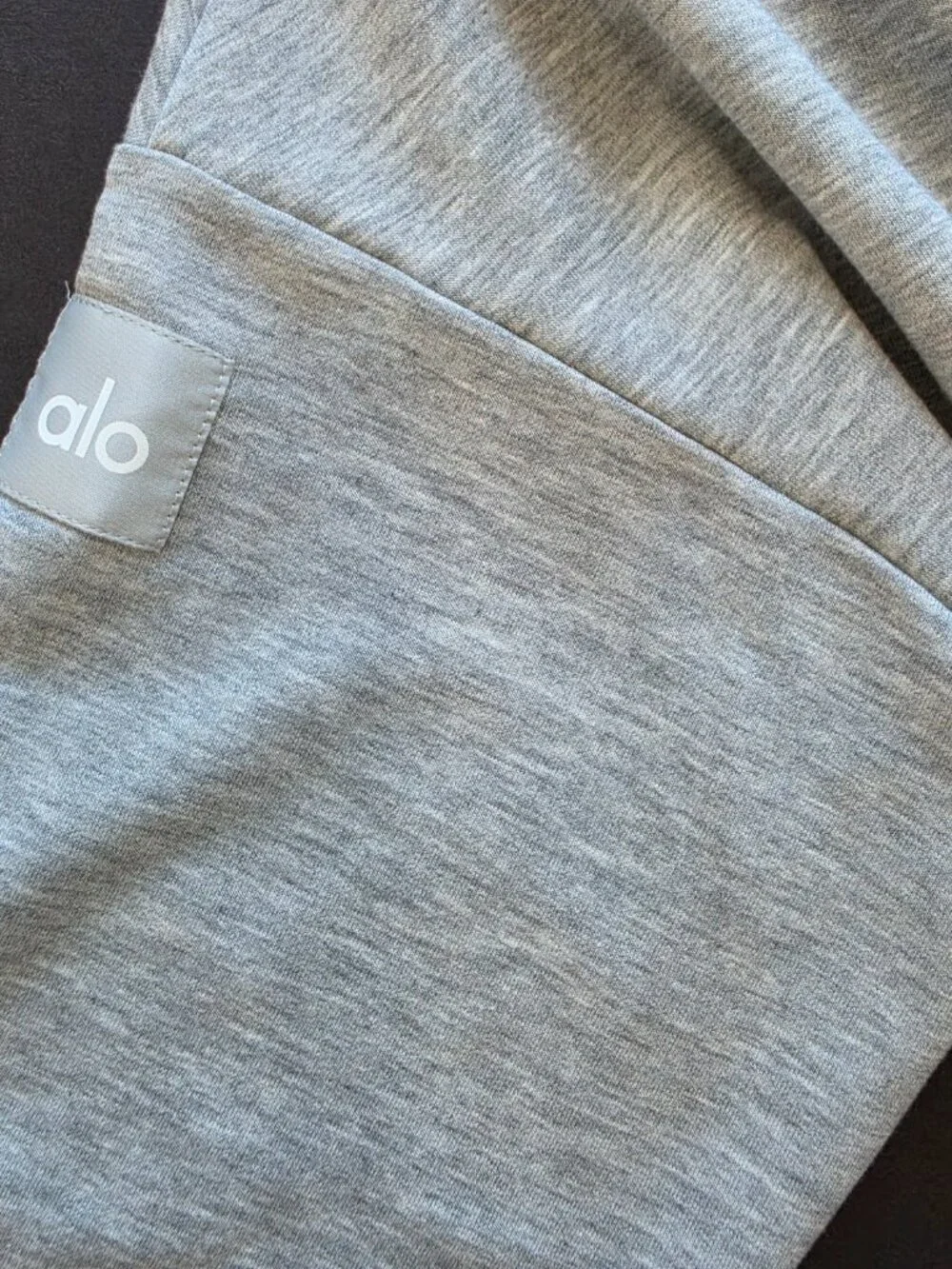Alo Yoga Women’s Tie Front Crop Top M Gray Heather Long Sleeve Crewneck